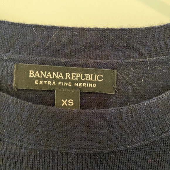 Banana Republic Extra Fine Merino Wool Navy Blue Split Sides Sweater Size XS - Picture 3 of 4